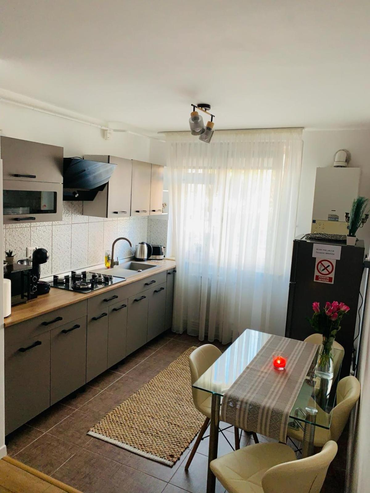 Iris Apartment Piatra Neamt Exterior photo